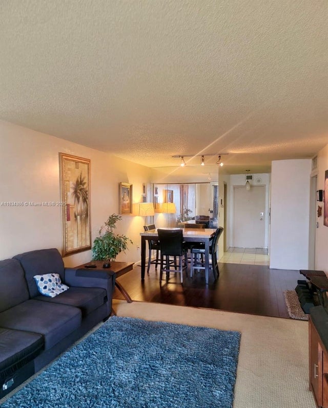 1 of 21 - 1470 Ne 125th Ter 814, North Miami, FL