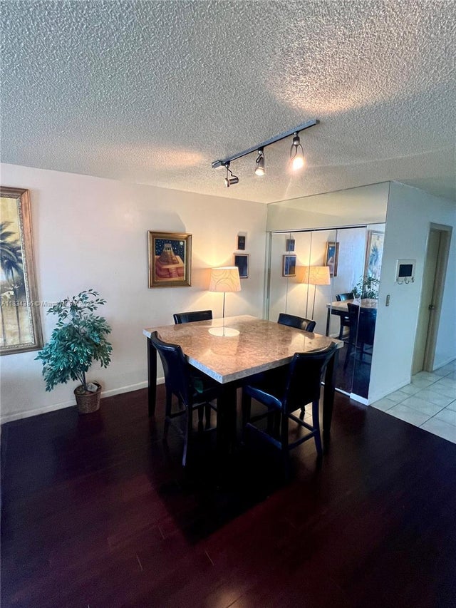 3 of 21 - 1470 Ne 125th Ter 814, North Miami, FL