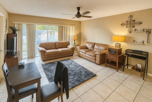 5 of 7 - 7523 W Sunrise Blvd B2, Plantation, FL