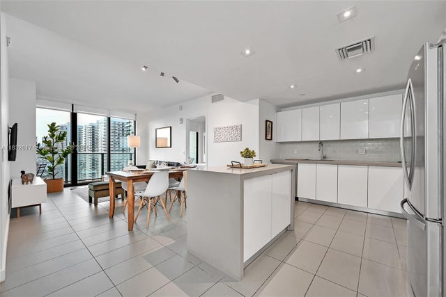 5 of 47 - 1600 Ne 1st Ave 2308, Miami, FL