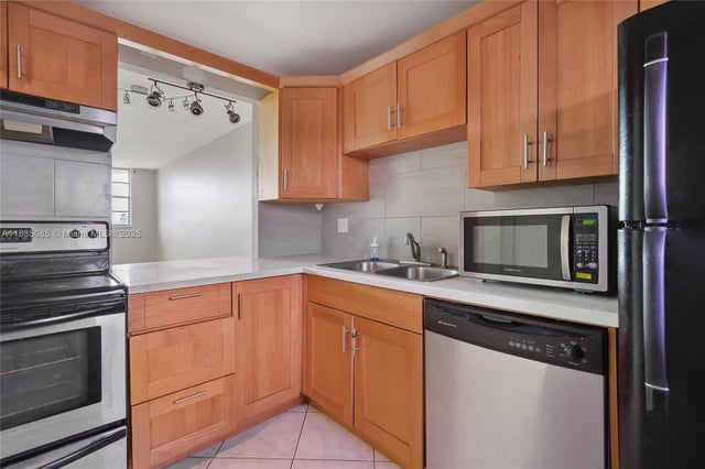 1 of 47 - 211 Ne 8th Ave 407, Hallandale Beach, FL
