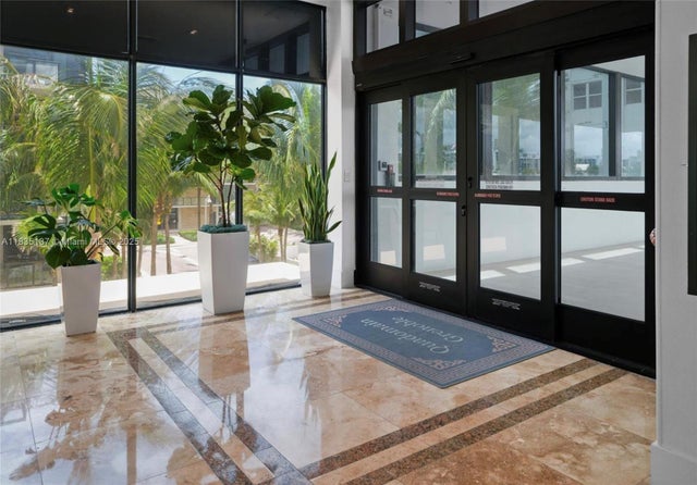 4 of 19 - 2101 S Ocean Dr 507, Hollywood, FL