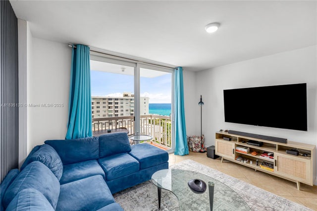 2 of 28 - 401 Ocean Dr 1024, Miami Beach, FL