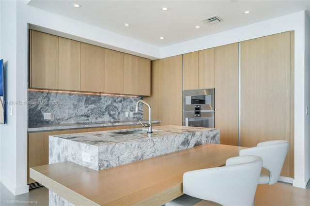 4 of 31 - 500 Alton Rd 4401, Miami Beach, FL
