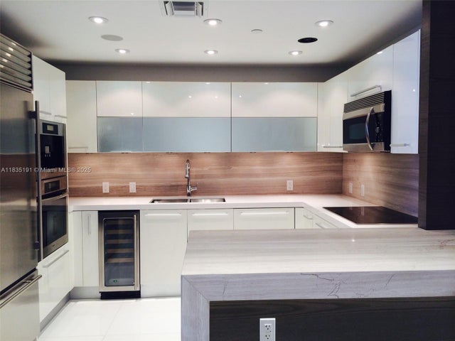 4 of 78 - 17121 Collins Ave 2803, Sunny Isles Beach, FL