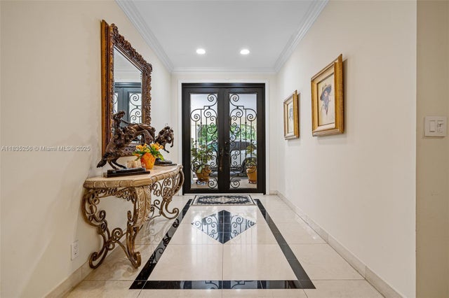 2 of 70 - 10735 Sw 58th Ave, Pinecrest, FL