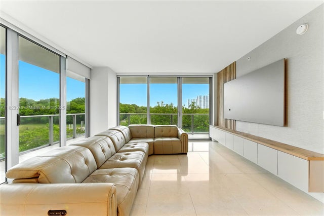 3 of 54 - 16385 Biscayne Blvd 301, North Miami Beach, FL