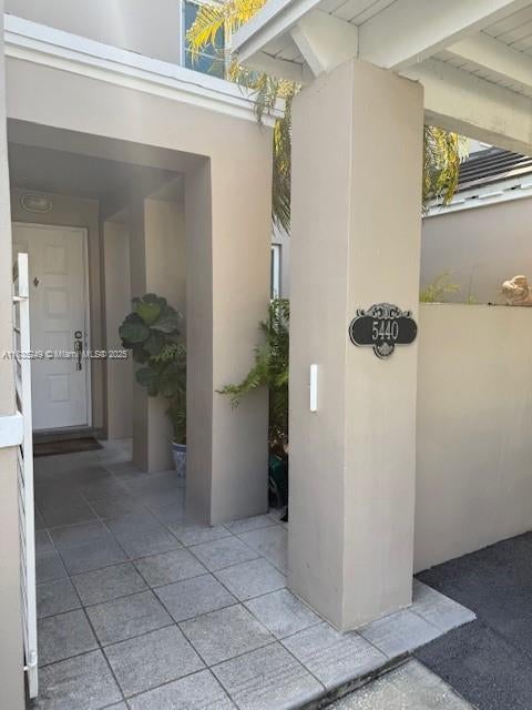 1 of 24 - 5440 Sw 70th Pl N, Miami, FL