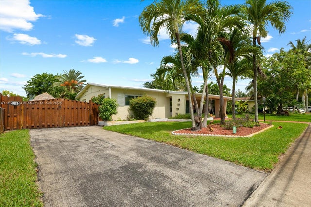 2 of 15 - 4421 Sw 33rd Ave, Dania Beach, FL