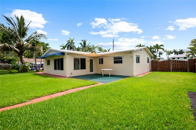 3 of 15 - 4421 Sw 33rd Ave, Dania Beach, FL