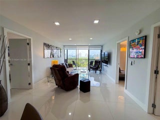 Photo of Listing #A11835034