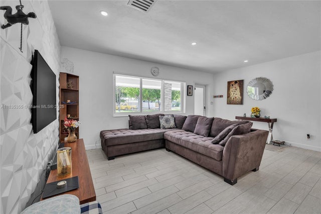 5 of 41 - 1020 Sw 4th Ave, Fort Lauderdale, FL