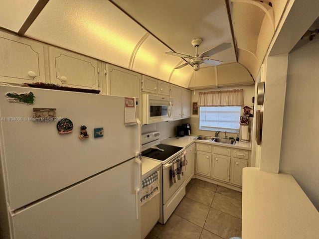 5 of 10 - 5300 Washington St N318, Hollywood, FL