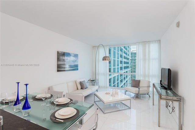 2 of 20 - 6801 Collins Ave 1415, Miami Beach, FL