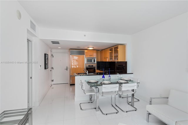 4 of 20 - 6801 Collins Ave 1415, Miami Beach, FL