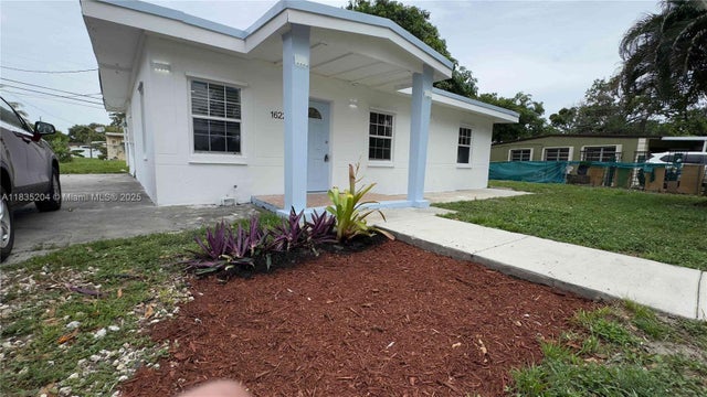 2 of 31 - 16221 E Bunche Park Dr, Miami Gardens, FL