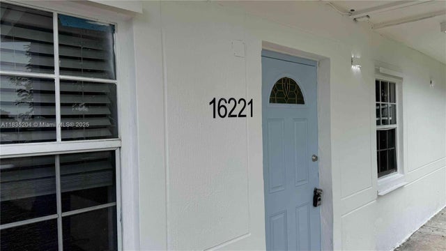 4 of 31 - 16221 E Bunche Park Dr, Miami Gardens, FL