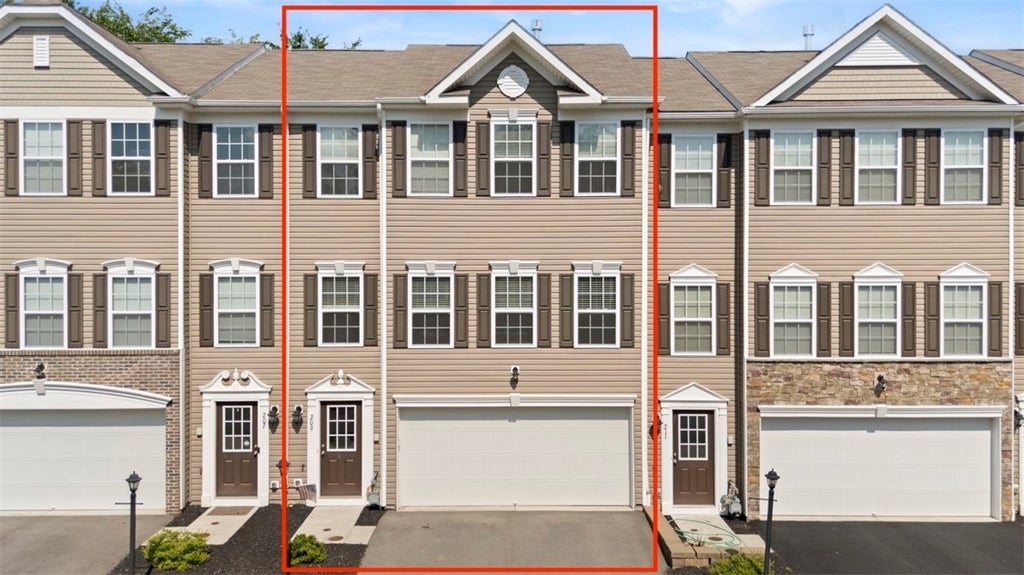 209 Lockheed Drive, Moon/Crescent