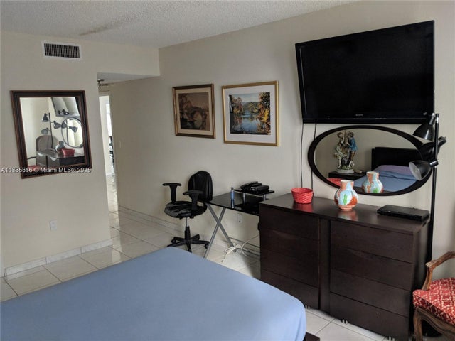 4 of 16 - 1980 S Ocean Dr 15c, Hallandale Beach, FL