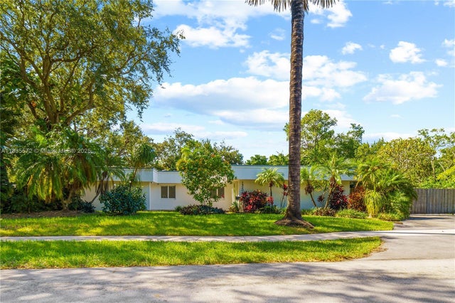 2 of 49 - 15200 Sw 81st Ave, Palmetto Bay, FL