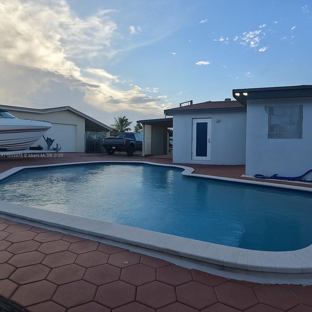 3 of 16 - 1320 Nw 179th Ter, Miami Gardens, FL