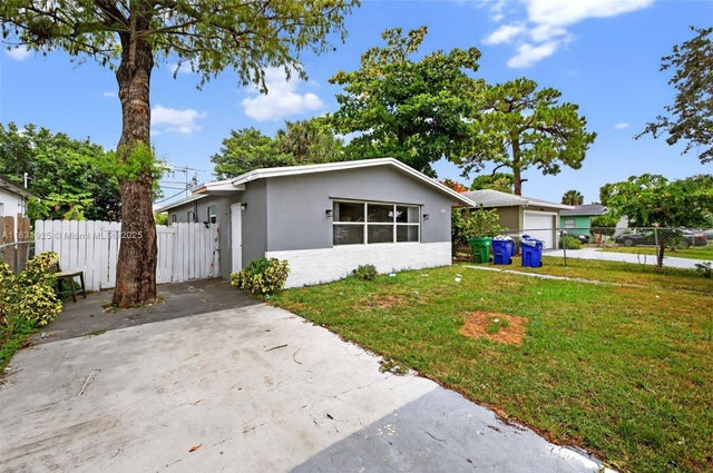 1 of 31 - 2779 Nw 9th Pl, Fort Lauderdale, FL