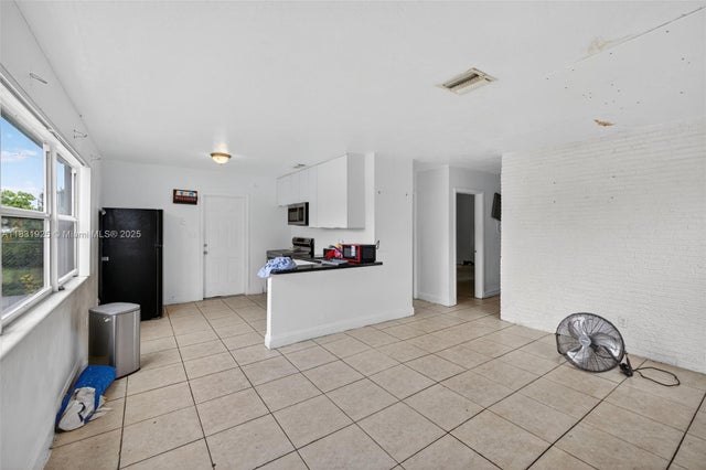 5 of 31 - 2779 Nw 9th Pl, Fort Lauderdale, FL