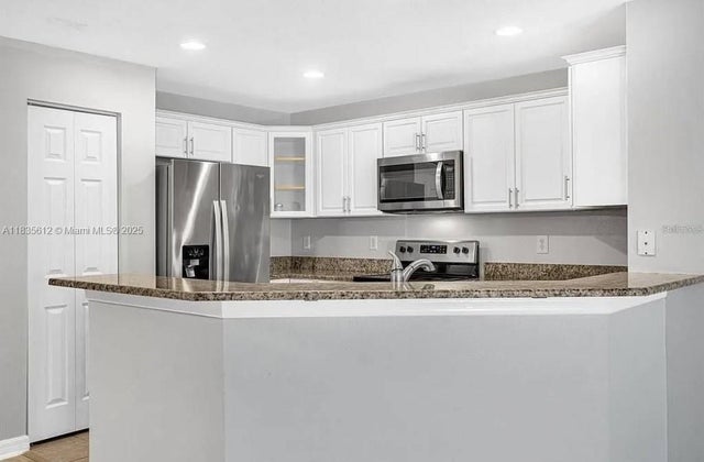 3 of 9 - 10919 Kensington Park Avenue, Riverview, FL