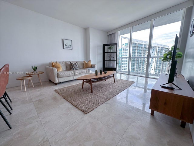 2 of 18 - 485 Brickell Ave 3606, Miami, FL
