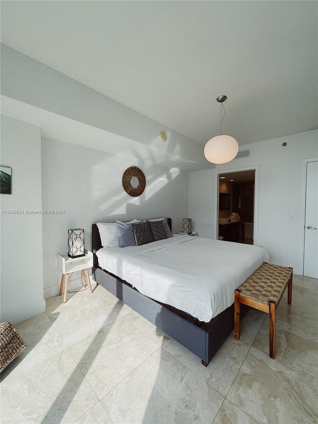 5 of 18 - 485 Brickell Ave 3606, Miami, FL