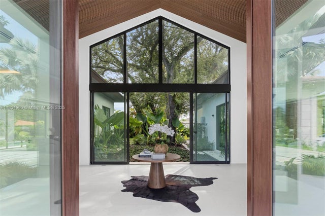 4 of 25 - 6445 Sw 102nd Ave, Miami, FL