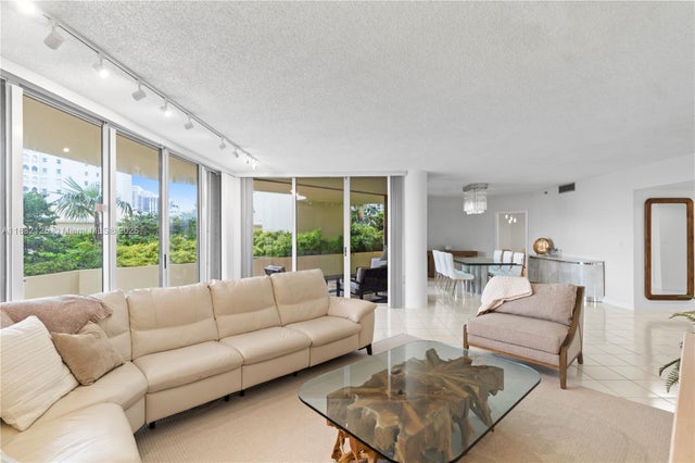 3 of 55 - 20191 E Country Club Dr 407, Aventura, FL