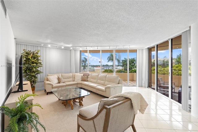 5 of 55 - 20191 E Country Club Dr 407, Aventura, FL