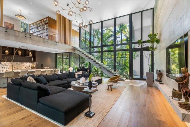 1 of 79 - 3910 Battersea Rd, Miami, FL