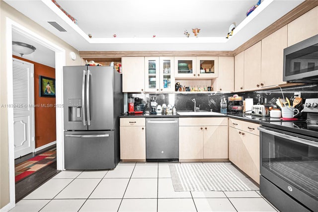 3 of 47 - 9341 E Bay Harbor Dr 3d, Bay Harbor Islands, FL