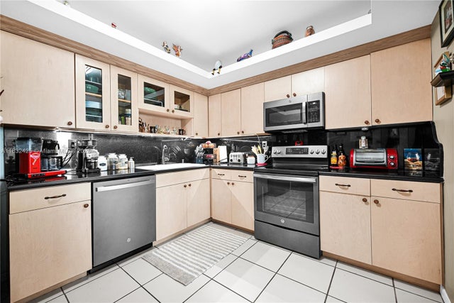 4 of 47 - 9341 E Bay Harbor Dr 3d, Bay Harbor Islands, FL