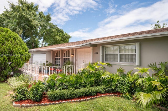 1 of 21 - 4235 Sw 97th Ave, Miami, FL