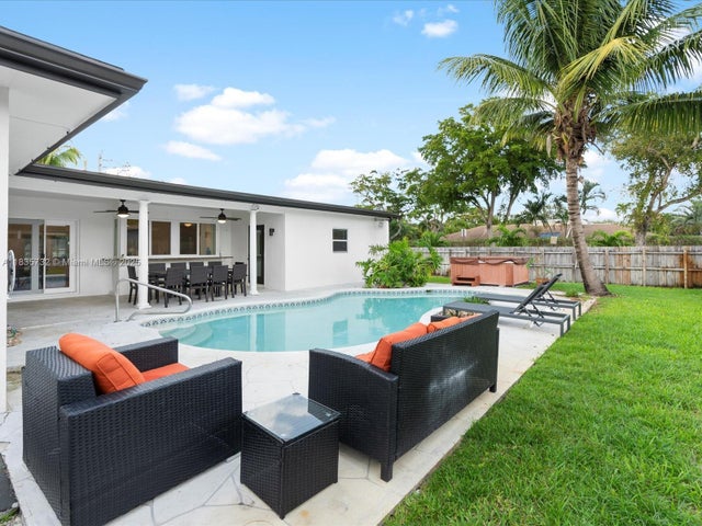 1 of 23 - 5191 Sarazen Dr, Hollywood, FL