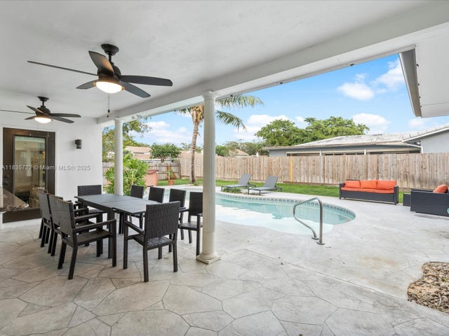 2 of 23 - 5191 Sarazen Dr, Hollywood, FL