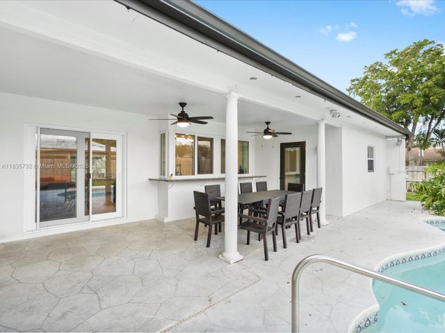 4 of 23 - 5191 Sarazen Dr, Hollywood, FL