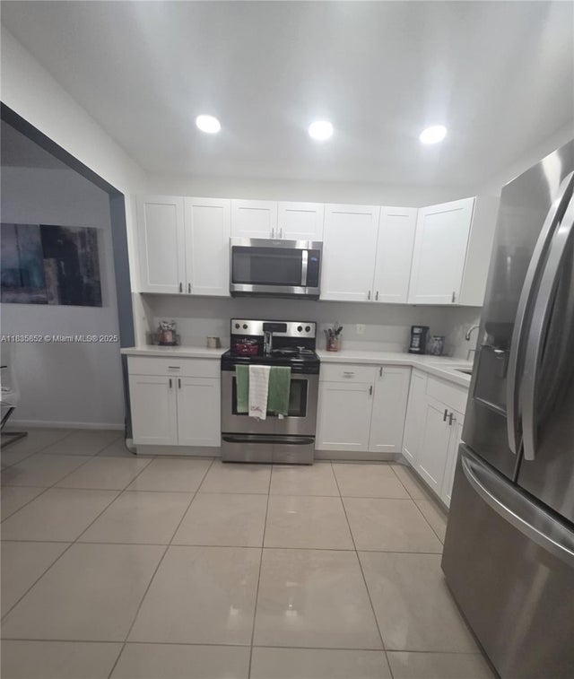 4 of 11 - 9800 Sunrise Lakes Blvd 309, Sunrise, FL