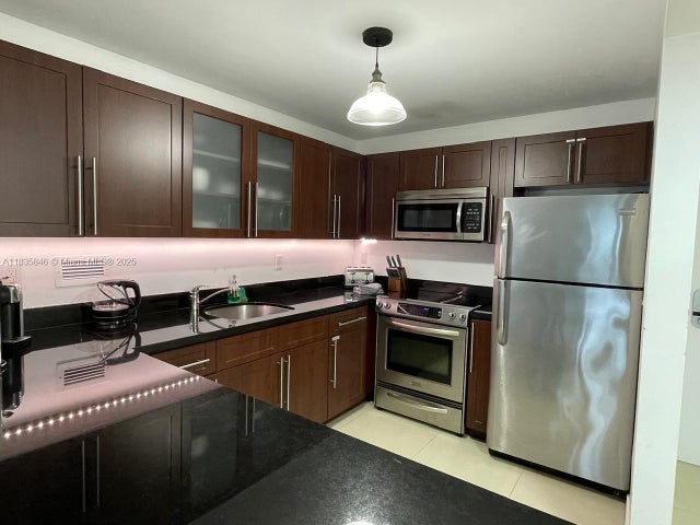 1 of 10 - 2301 Collins Ave 735, Miami Beach, FL