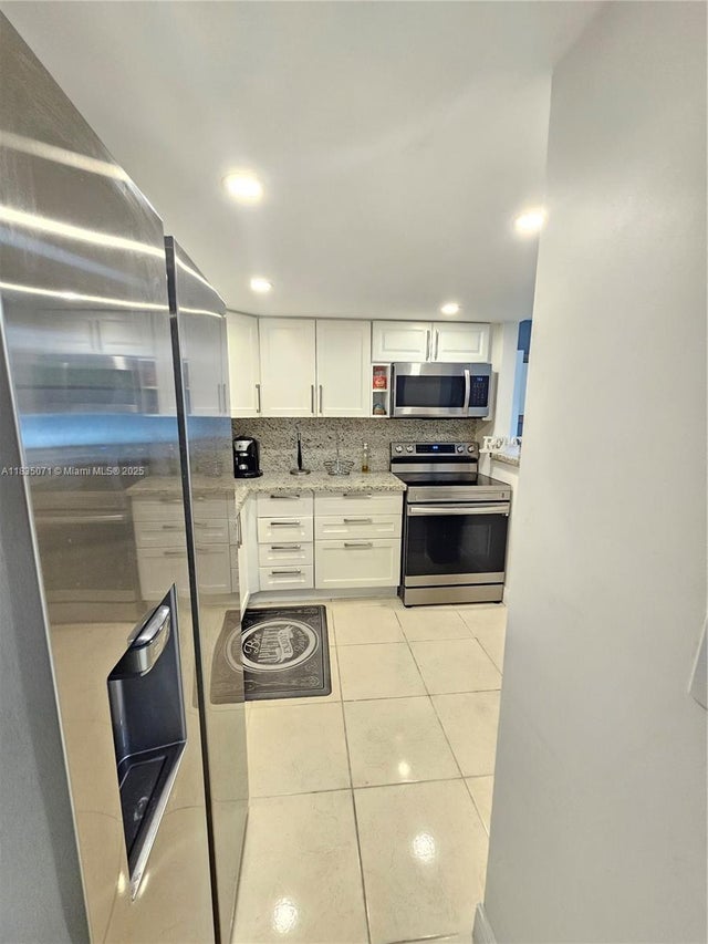 3 of 8 - 200 172nd St 217, Sunny Isles Beach, FL