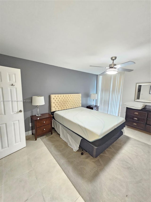 5 of 8 - 200 172nd St 217, Sunny Isles Beach, FL