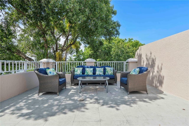 2 of 35 - 217 Sw 11th St, Fort Lauderdale, FL