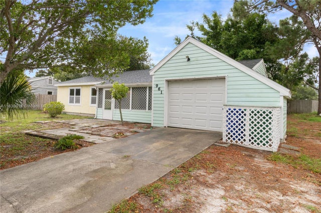 1 of 17 - 961 Dr Schumann Drive, Sebastian, FL