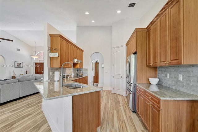 2 of 37 - 9532 Shadow Ln, Fort Pierce, FL