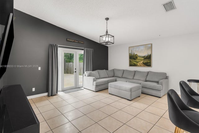 4 of 17 - 2472 Sw 106th Ave, Miramar, FL