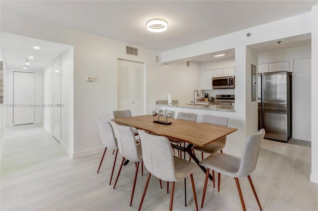 4 of 24 - 1200 Brickell Bay Dr 2424, Miami, FL