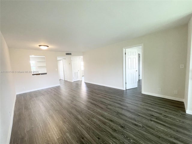 5 of 19 - 9750 Sunrise Lakes Blvd 109, Sunrise, FL